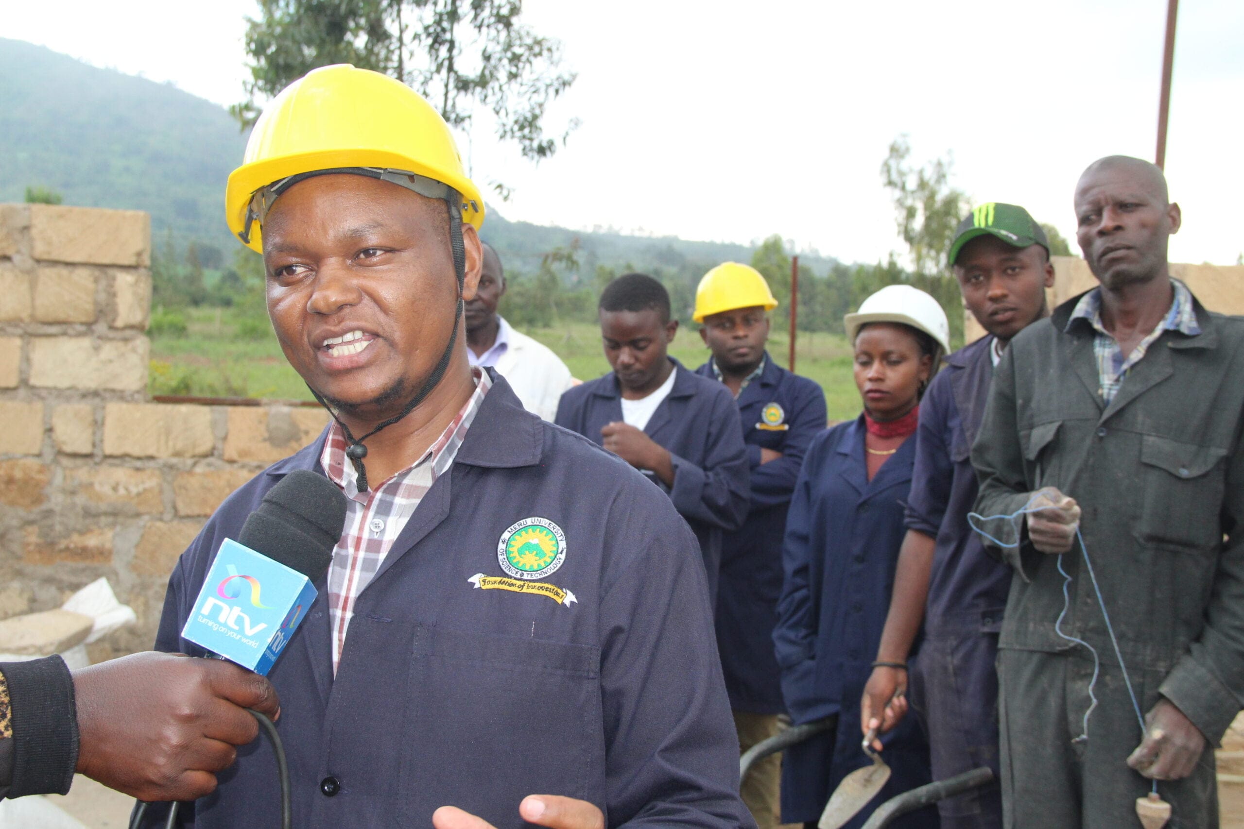 Must - Cemek Roll up Banner mockup